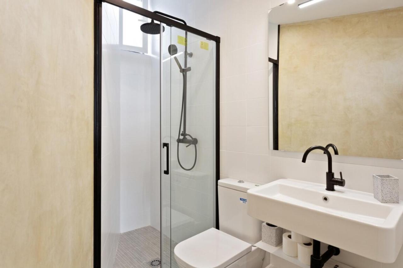 Modern 1 Bedroom Apartment Near Lavapies Madrid Exterior foto